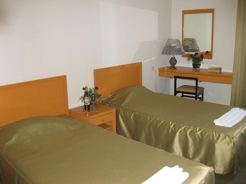 Hotel Continental Skopje Esterno foto