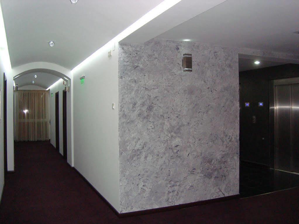 Hotel Continental Skopje Esterno foto