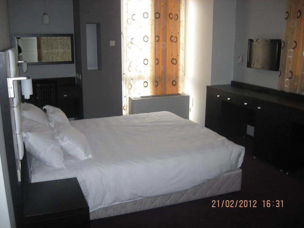 Hotel Continental Skopje Esterno foto