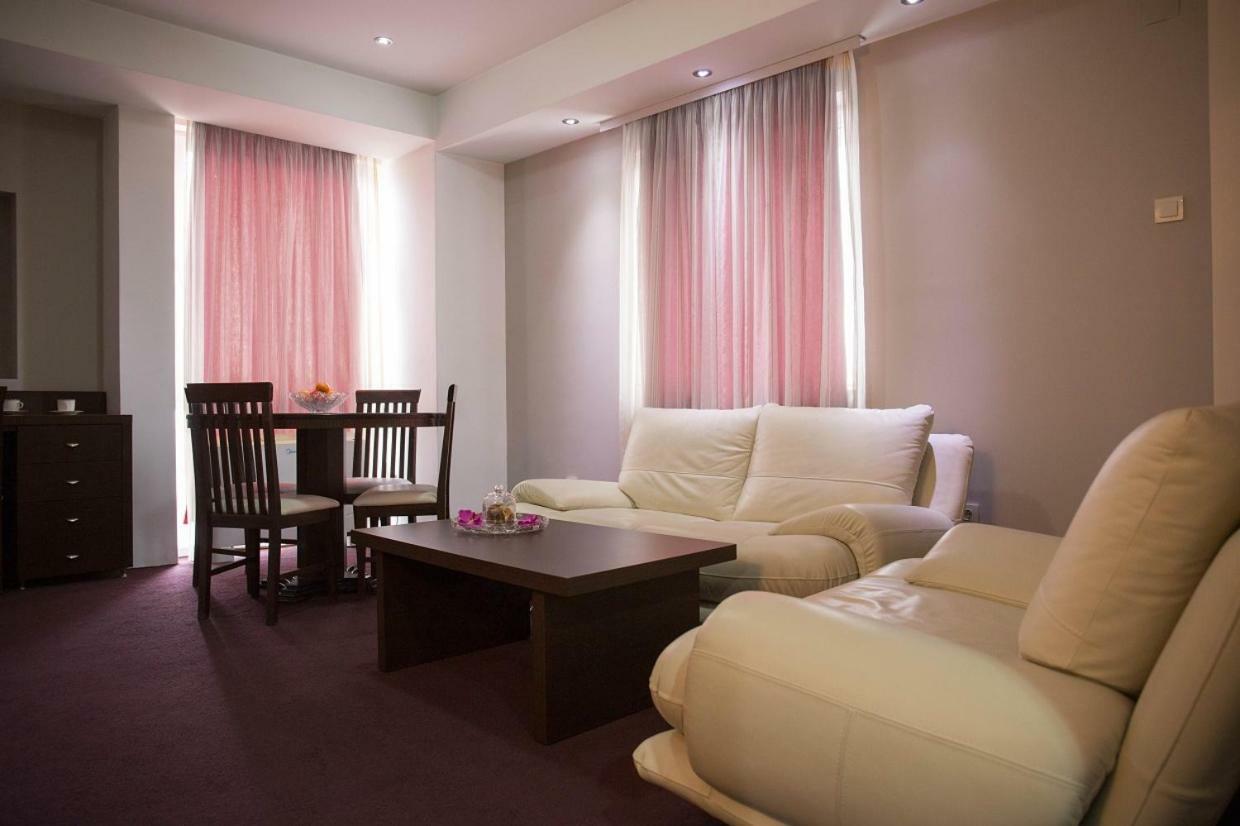 Hotel Continental Skopje Esterno foto