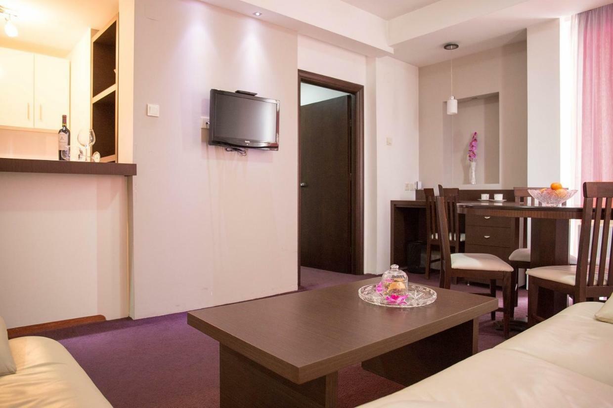 Hotel Continental Skopje Esterno foto