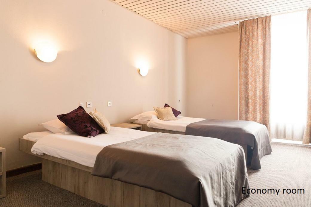 Hotel Continental Skopje Esterno foto