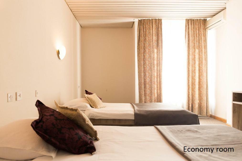 Hotel Continental Skopje Esterno foto