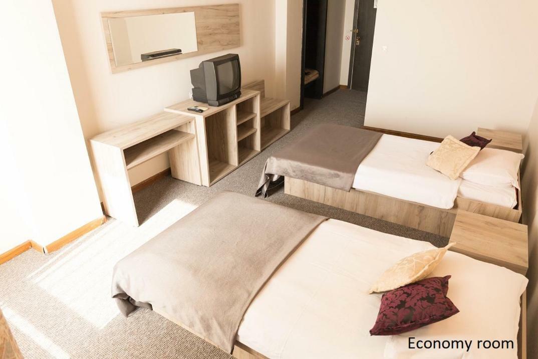 Hotel Continental Skopje Esterno foto